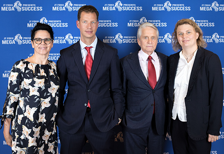 Michael Douglas und JT Foxx